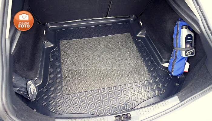 Vana do kufru přesně pasuje do zavazadlového prostoru modelu auta Ford Mondeo 4D 2007- sed